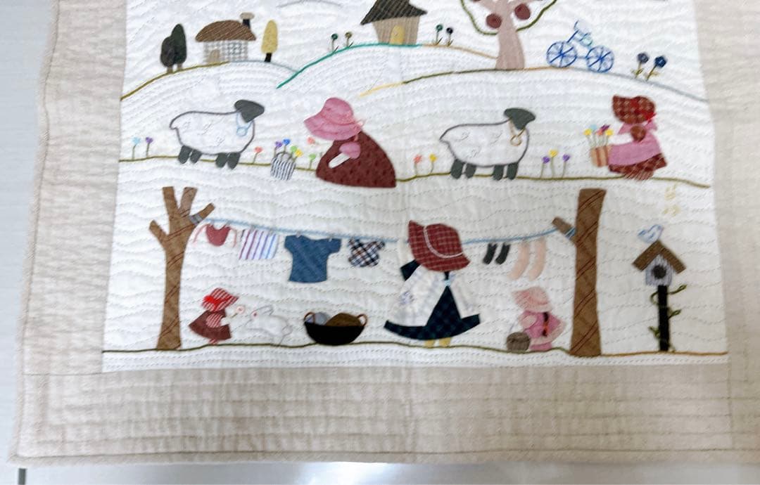 スーちゃんファミリー　タペストリー　ハンドメイド　パッチワーク
