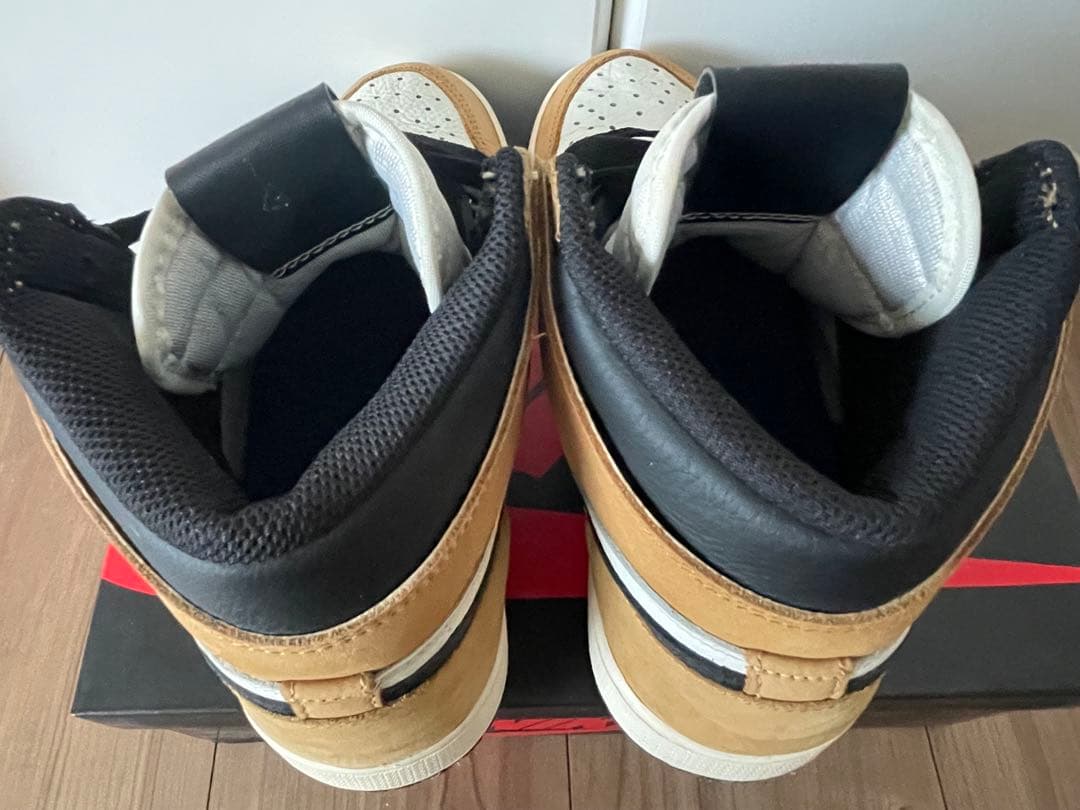 Nike Air Jordan 1 RETRO High ルーキーオブザイヤー