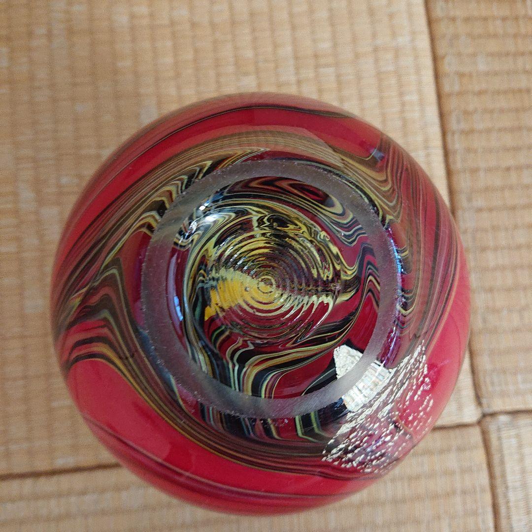 赤と白のマーブル模様の花瓶アンティーク