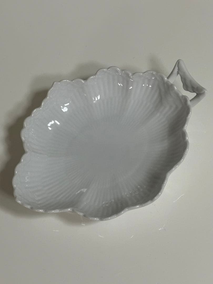 貴重　ロイヤルコペンハーゲン ホワイトフルーテッド　ハーフレースアーカイブトレー