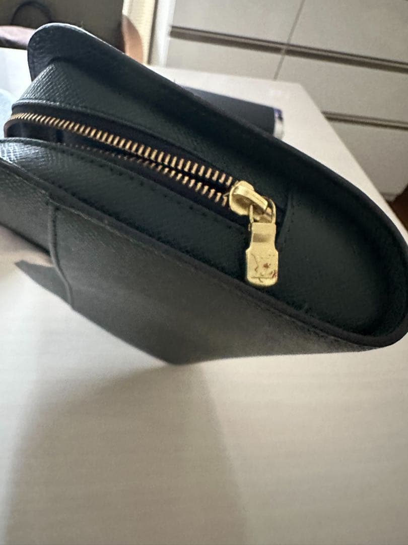 Louis Vuitton ダークグリーン レザー 長財布