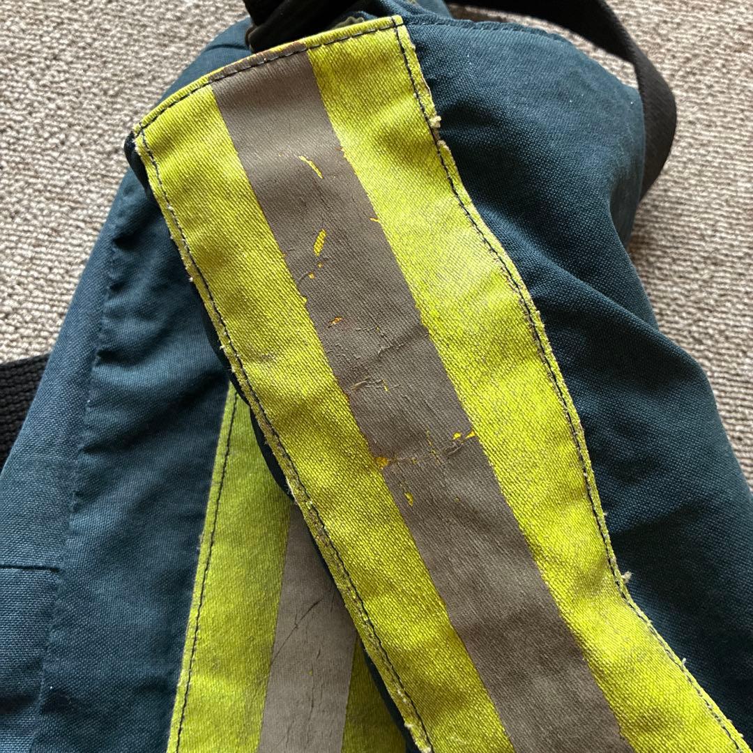 バ*ィ様 消防服を再利用・リデザイン　メッセンジャーバッグ　川崎　一点もの