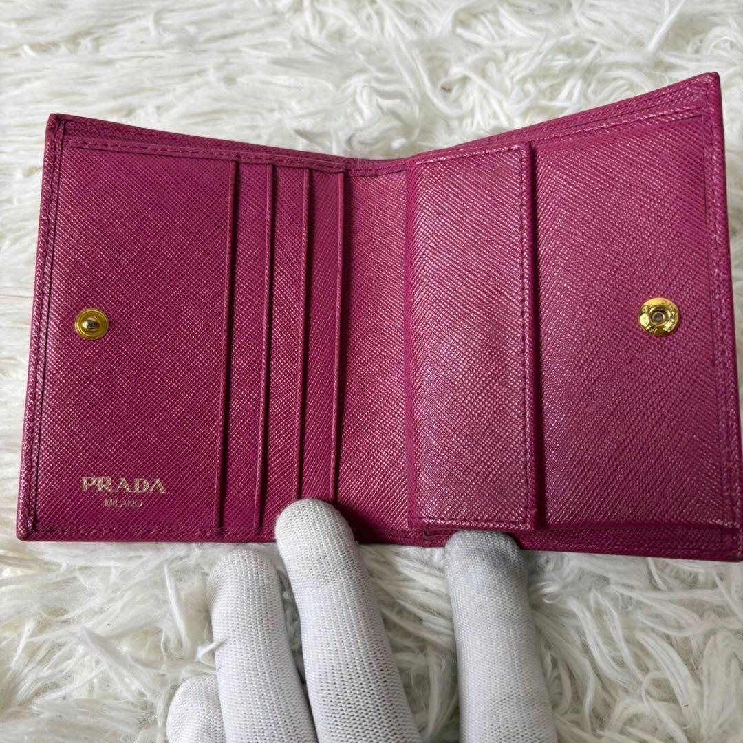 PRADA プラダ 二つ折り財布 希少ピンク色