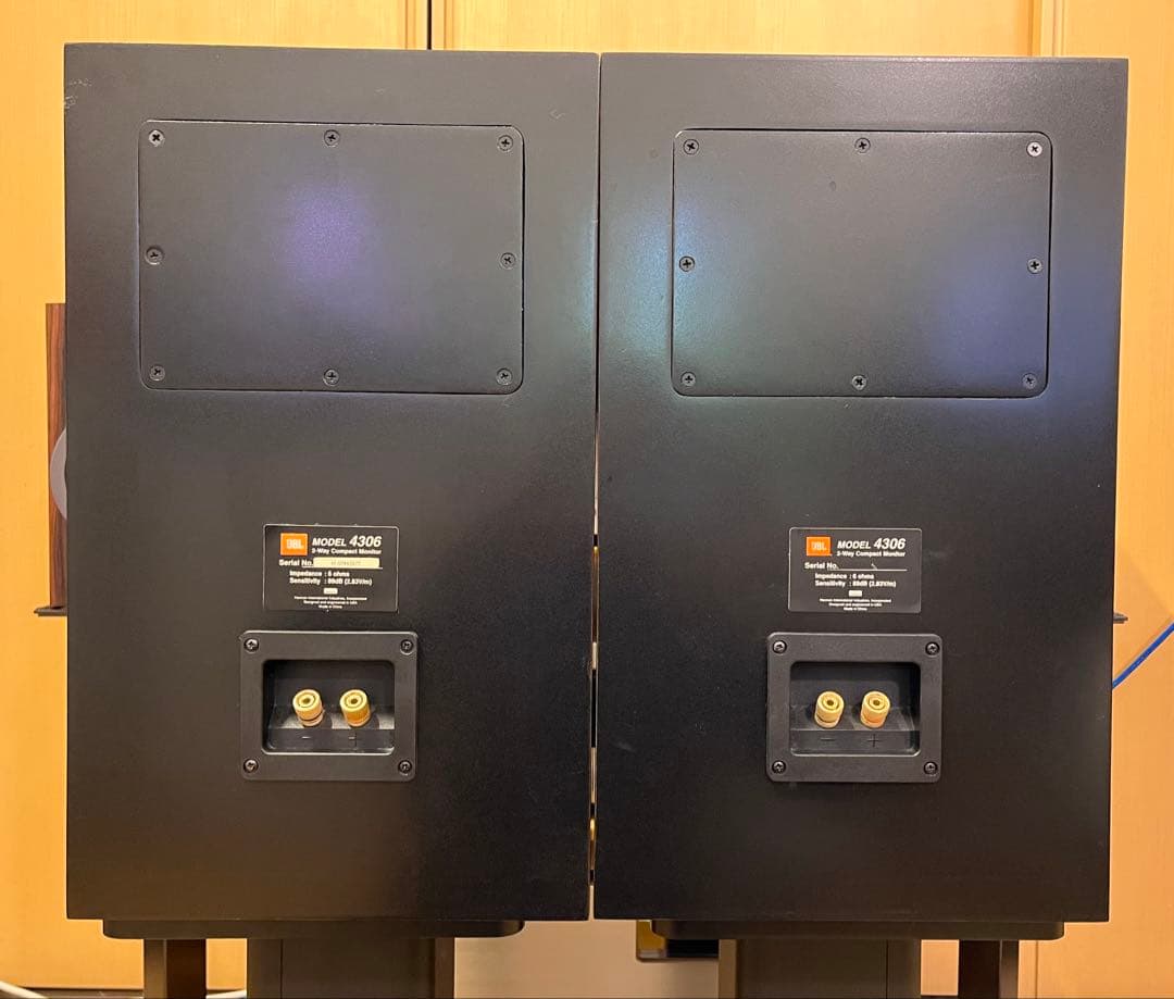 【送料無料】JBL4306 ブックシェルフ型モニタースピーカー