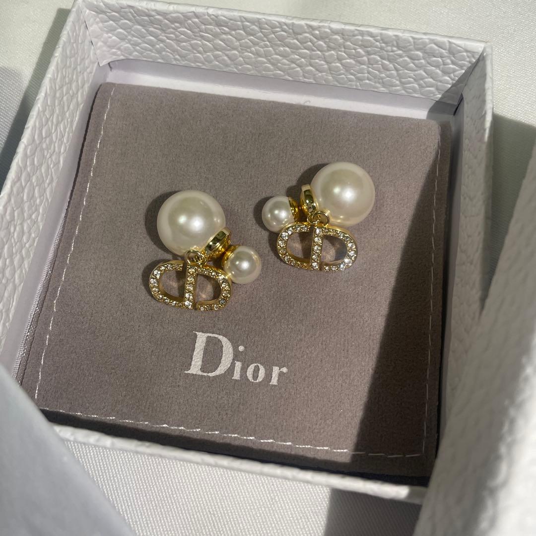 Dior パール ピアス