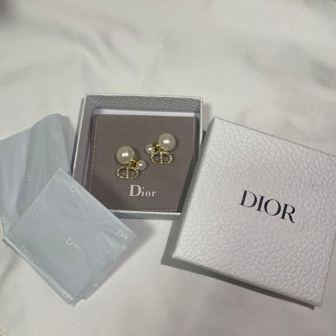 Dior パール ピアス