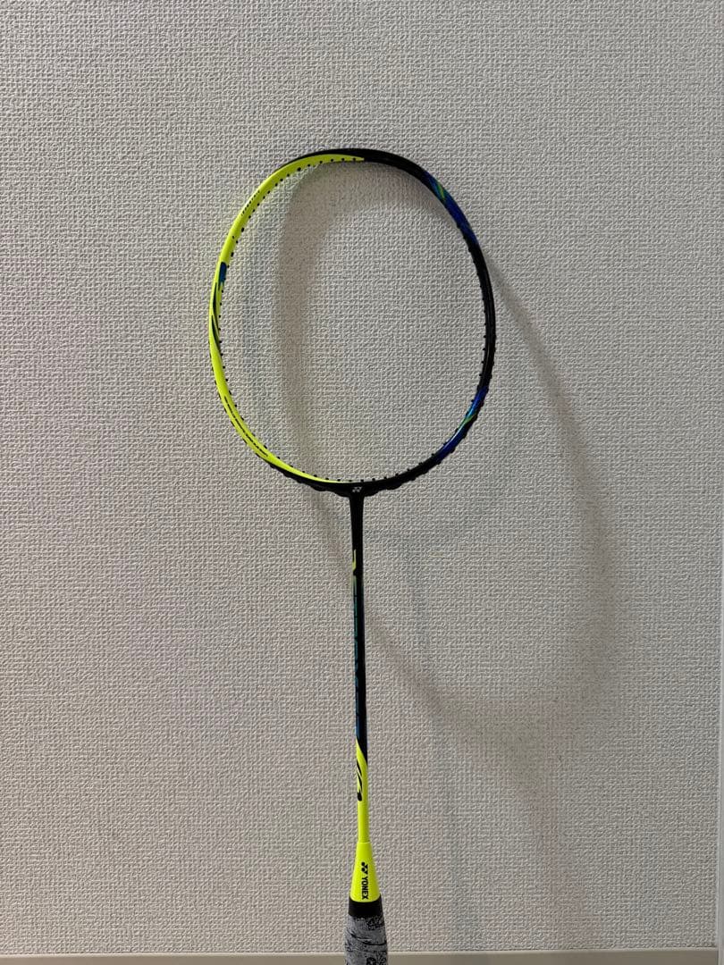 バドミントンラケット ASTROX77