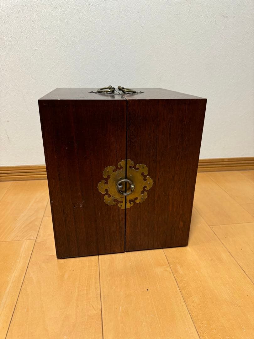 木製の薬棚　アンティーク　24個