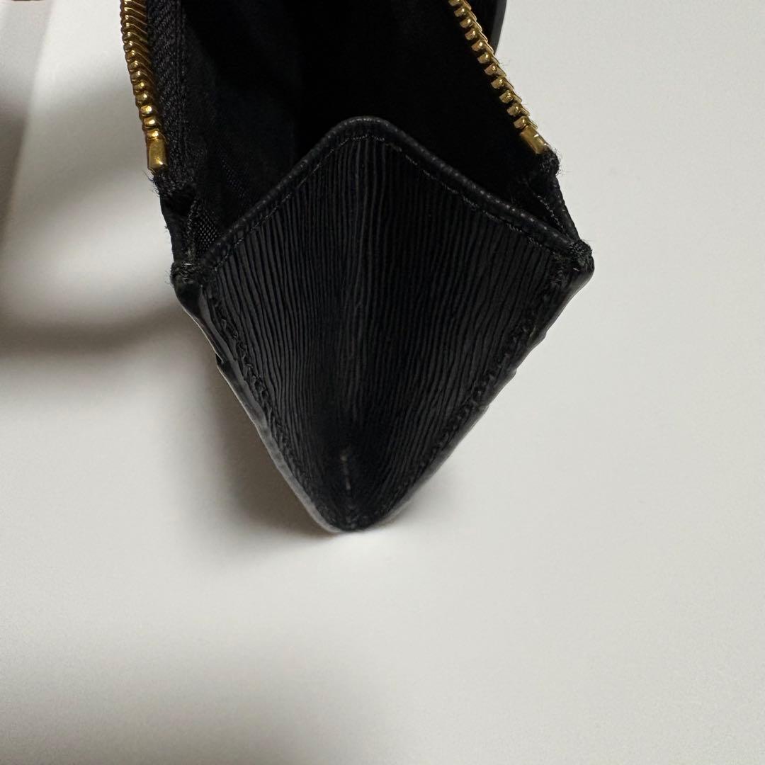 【美品】プラダ サフィアーノ レザー フラグメントケース ブラック