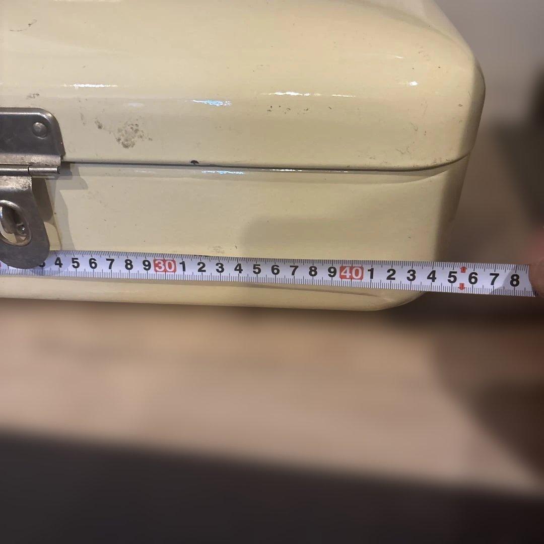 オランダビンテージ　琺瑯　缶　ホーロー　クリーム色　アンティーク