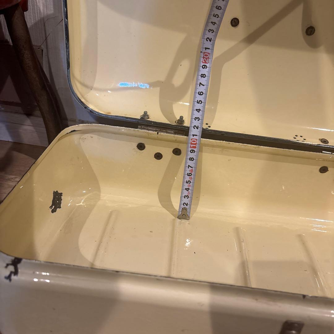 オランダビンテージ　琺瑯　缶　ホーロー　クリーム色　アンティーク