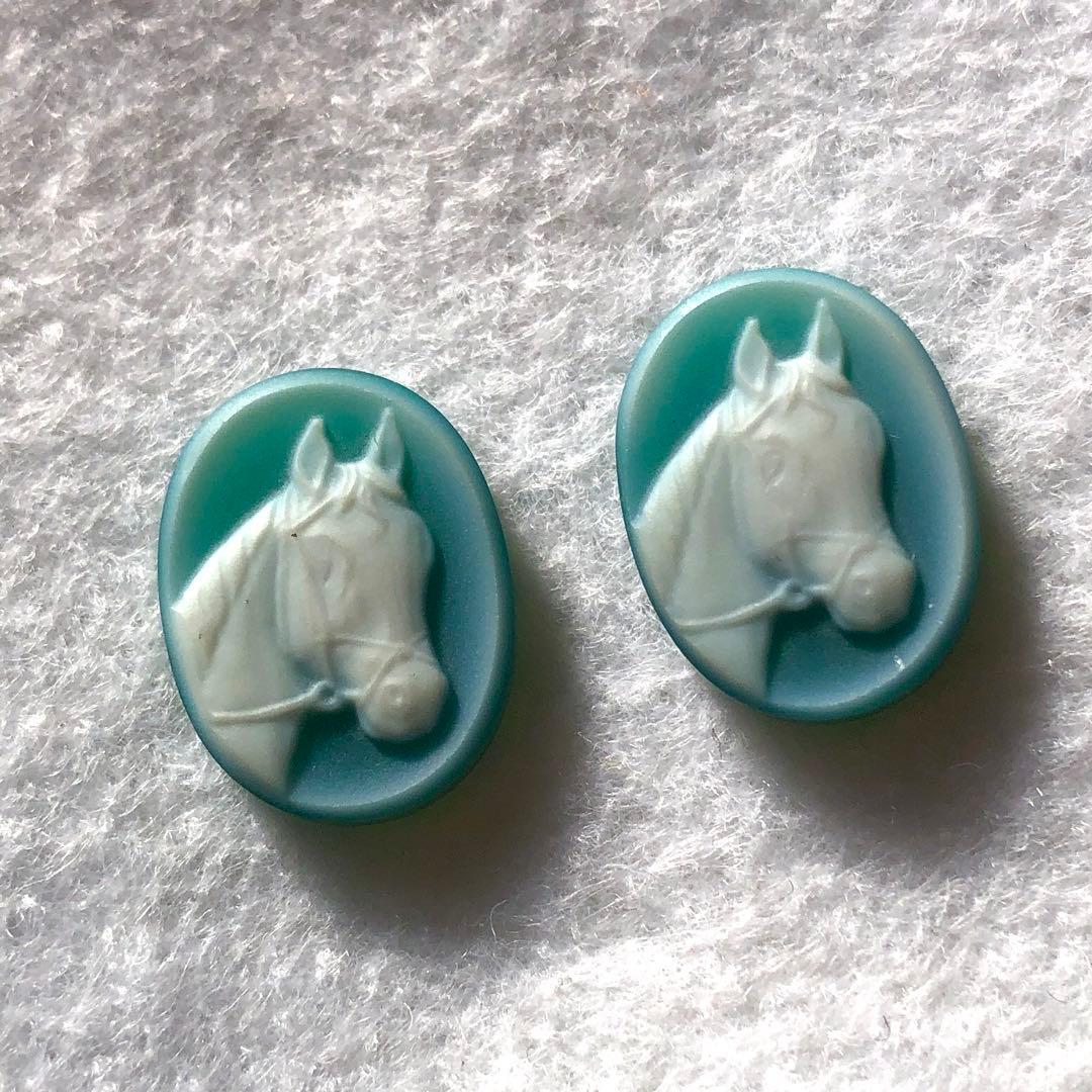 馬のモチーフカメオ