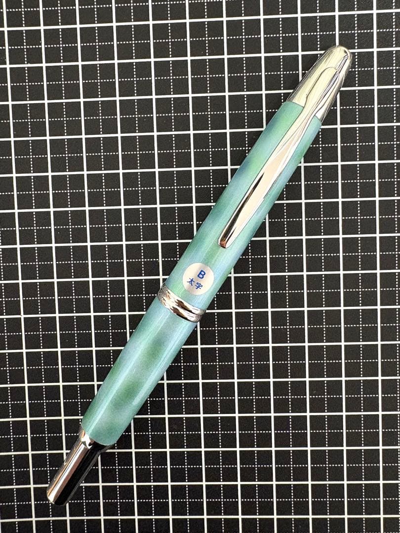 パイロット　キャップレス　睡蓮　うさぎや限定