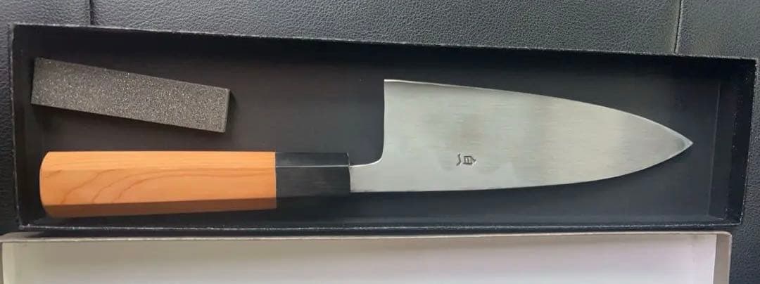 大幅値下げ。新品未使用！白一鋼紋鍛錬出刃包丁　堺一文字光秀