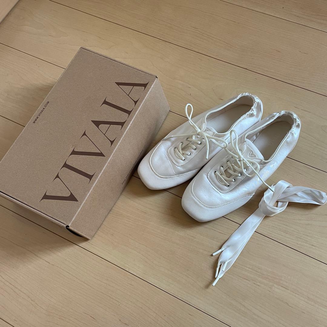 1度のみ使用☆VIVAIA Cristina レースアップスニーカー24.5cm