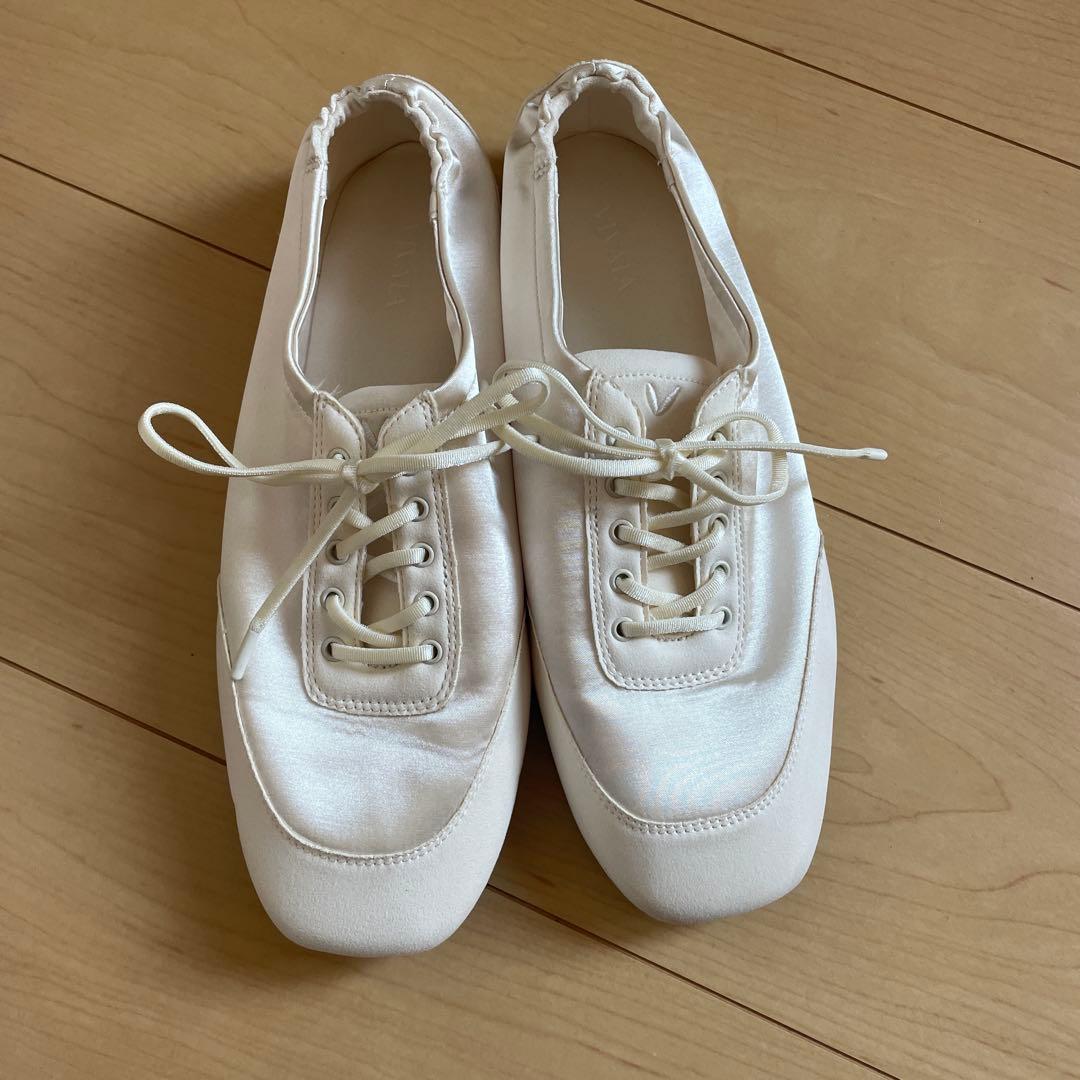 1度のみ使用☆VIVAIA Cristina レースアップスニーカー24.5cm