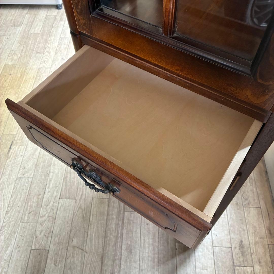 希少　オールドカリモク　コロニアル　キュリオケース　食器棚　コーナーキャビネット