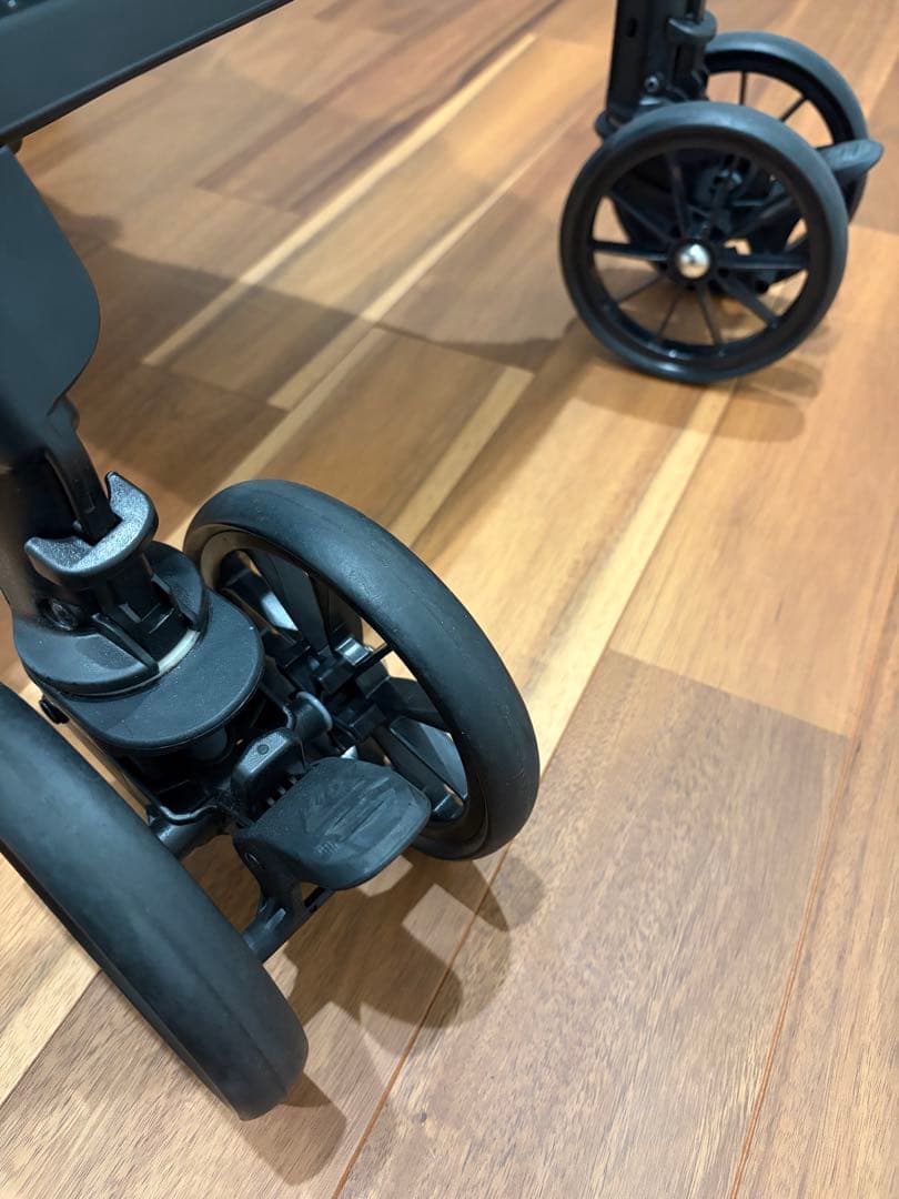 美品★combiスゴカル plus エッグショック HZ グレージュ ベビーカー