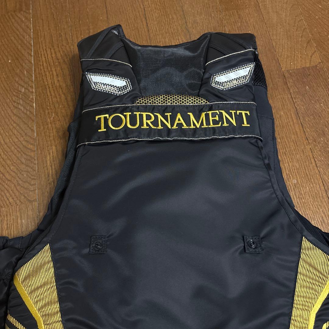 ダイワ トーナメントフローティングベストLサイズ