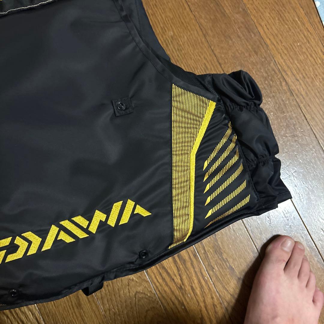 ダイワ トーナメントフローティングベストLサイズ