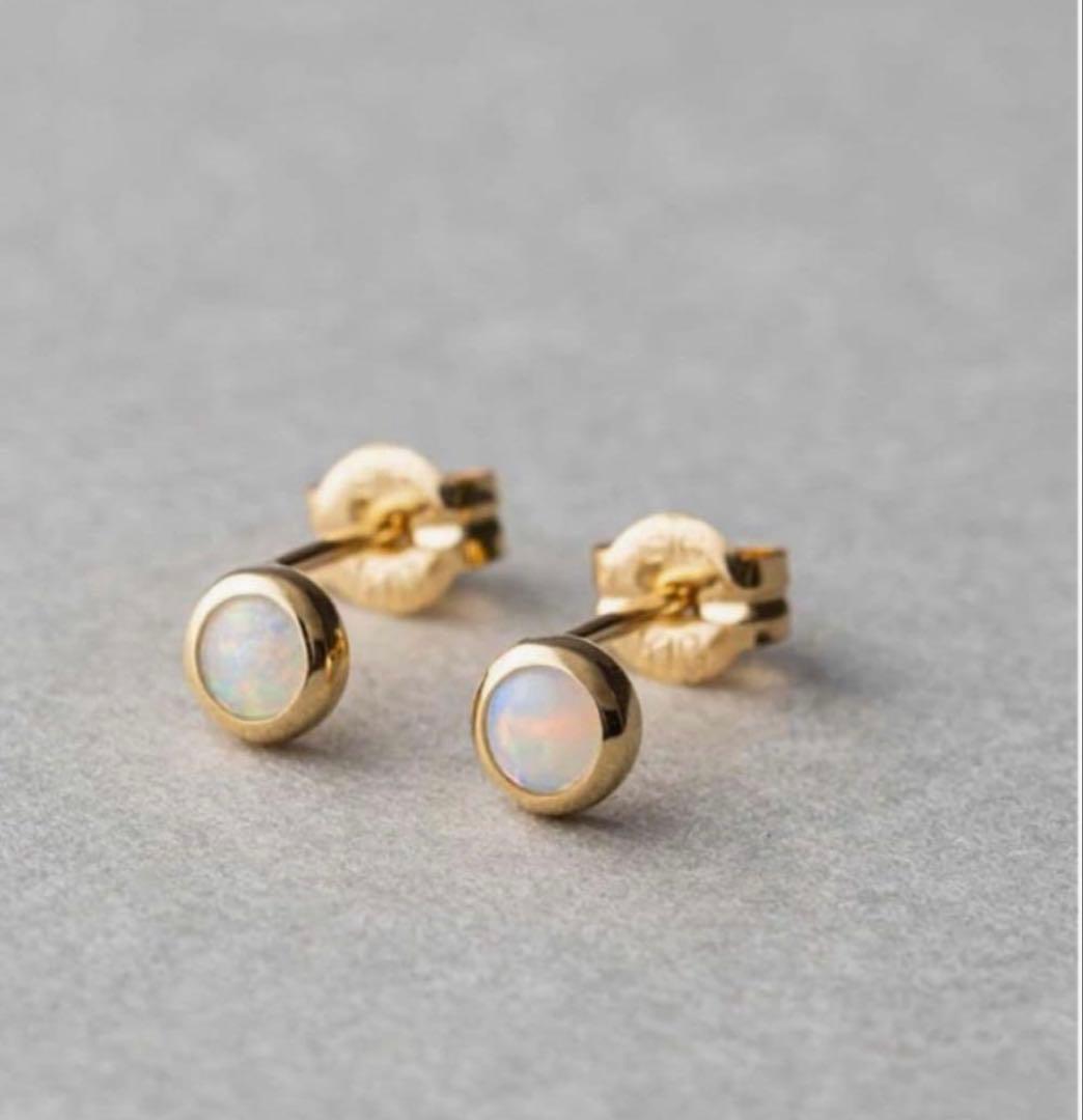 ete オパールピアス k18YG