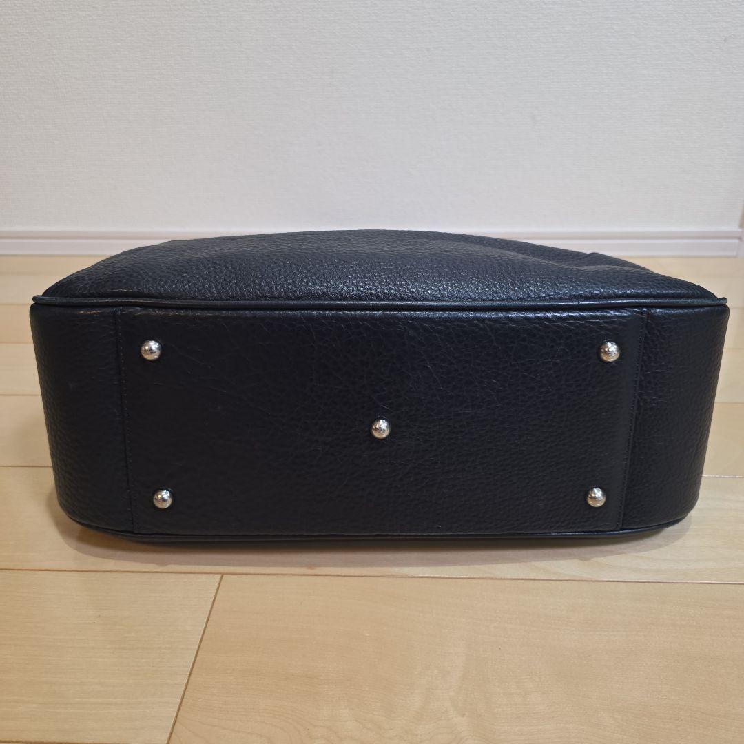 【品格に差が出る本革美】ペッレモルビダ　メイデンボヤージュ　シュリンクレザー