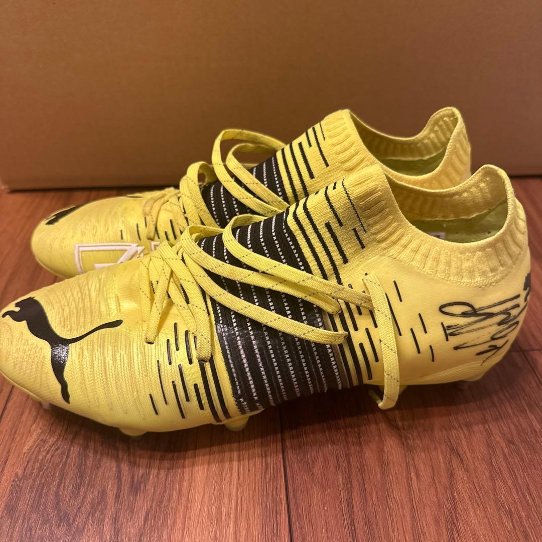 【プロ特注の支給品】　PUMA スパイク　川崎フロンターレ　三笘薫　サイン入り