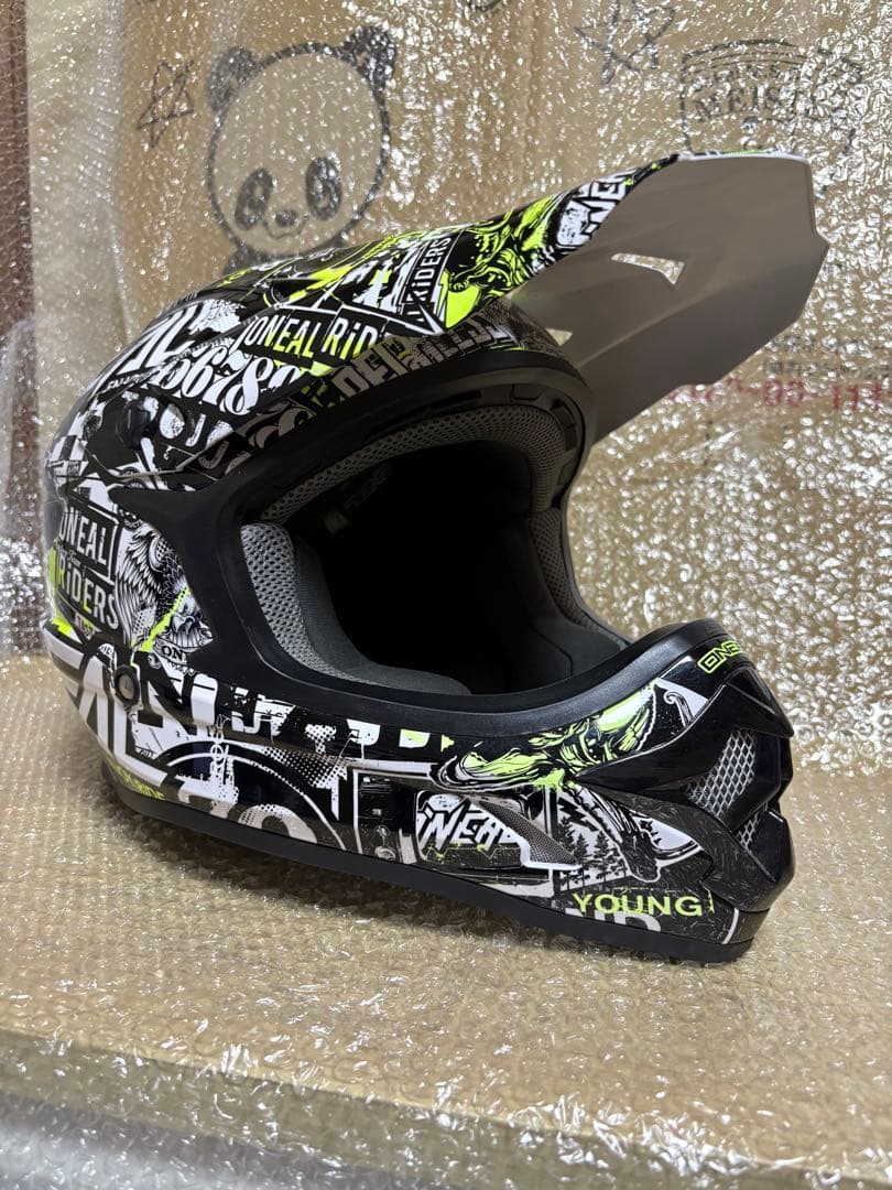 【特価早い者勝ち】O'NEALオニール バイクヘルメット 3シリーズ Lサイズ