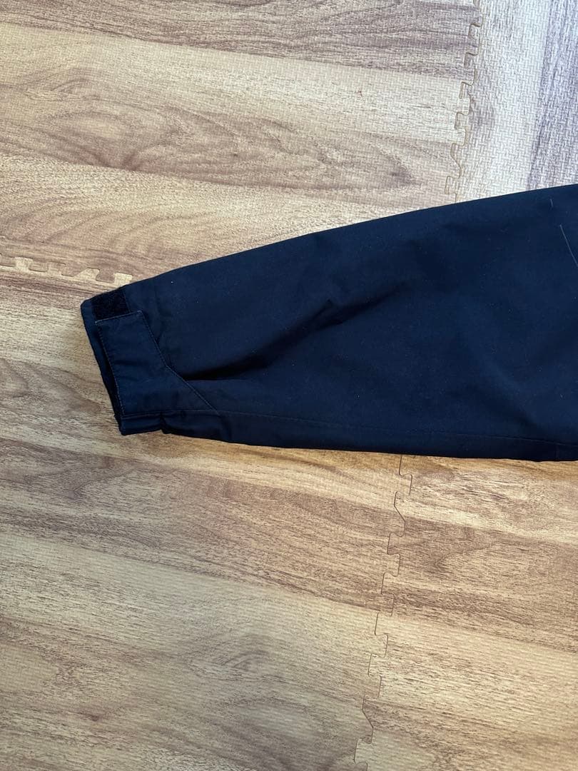 241 スノーボード　ウエア　ジャケット　ブラック　　スキー　スノーウェア