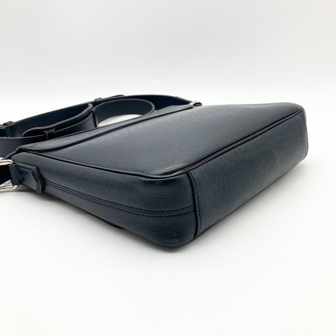 ルイヴィトン タイガ メッセンジャーバッグ ネイビー