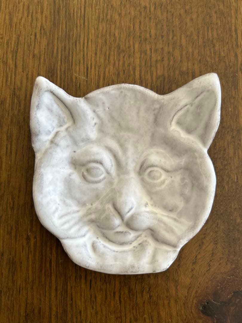 アスティエドヴィラット　ネコ　小皿