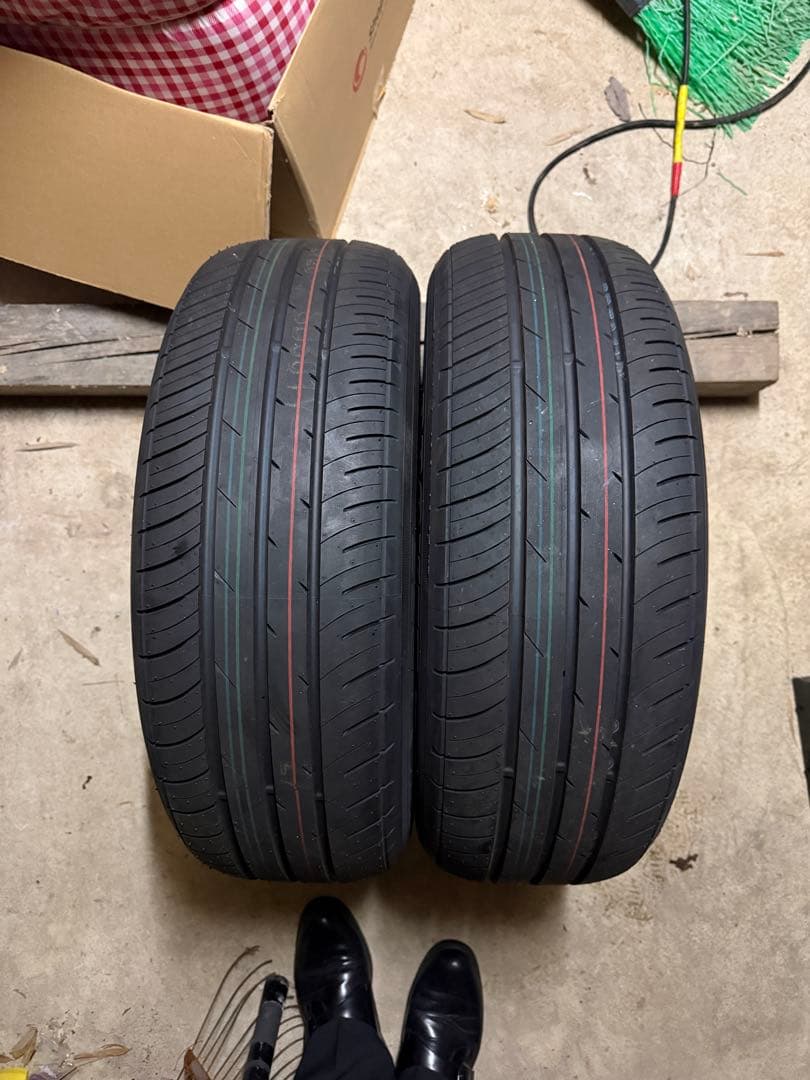 新車外し205-60-16 2本