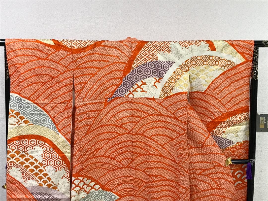 HG8847 振袖 絞り オレンジ 梅 松 菊 鱗 着丈約166.5ｃｍ 着物