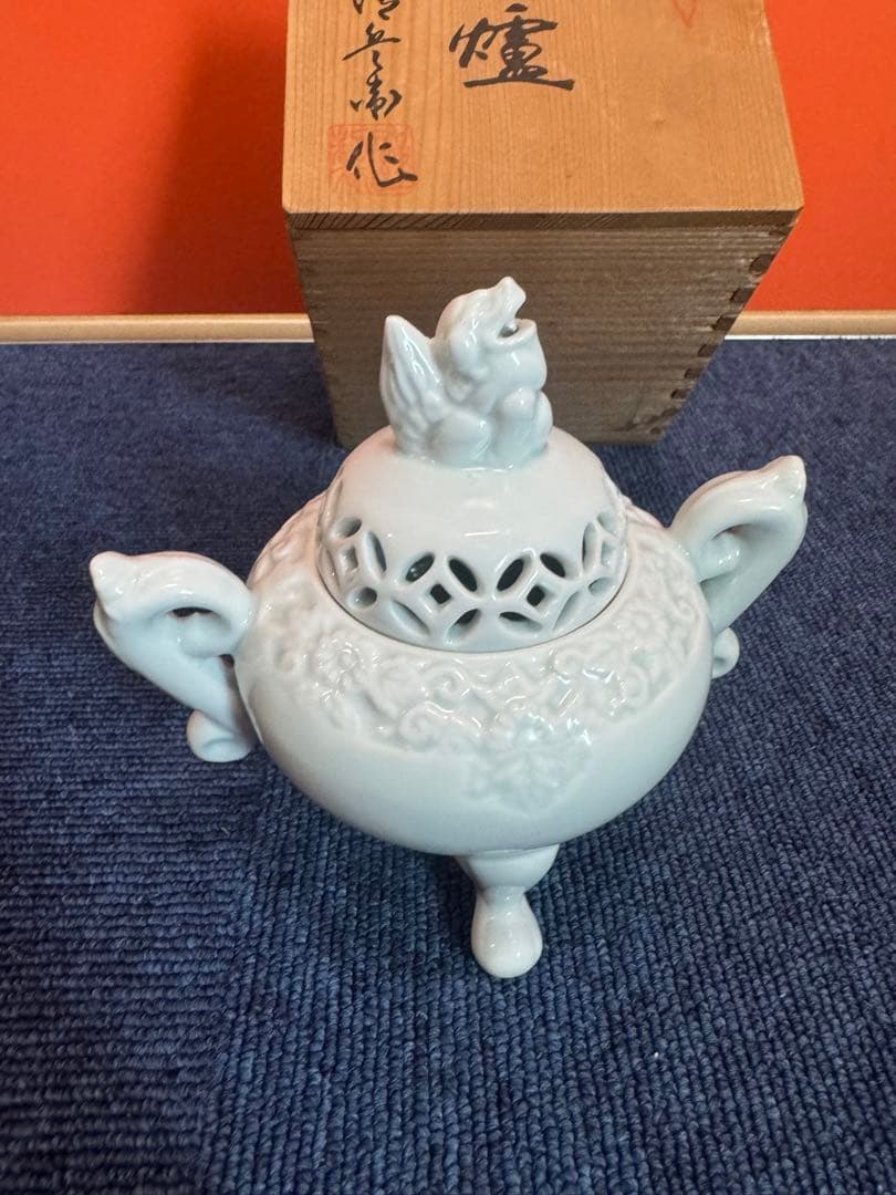 2005 有田焼 清兵衛 三足 獅子　白磁香炉　未使用