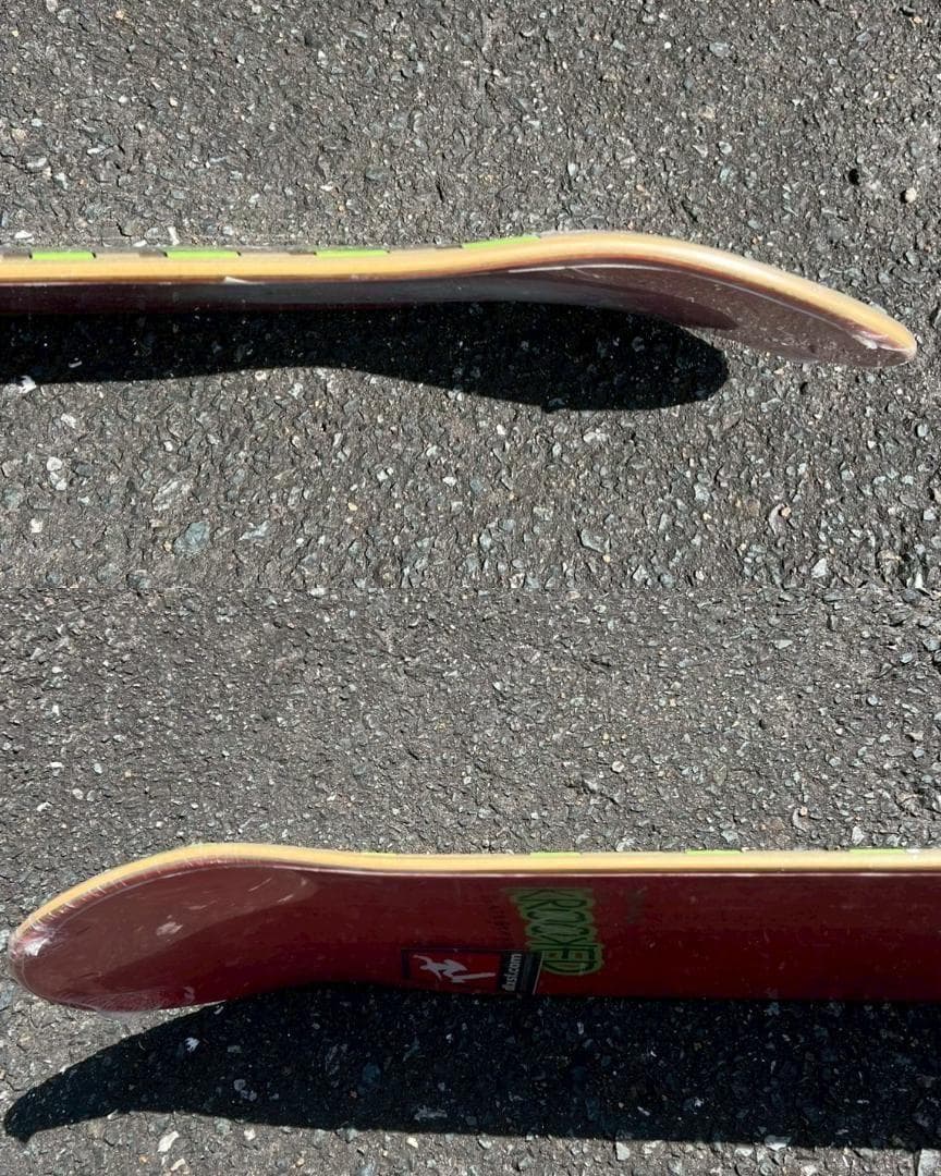 限定400個　未開封　KAWS×KROOKED　カウズ　スケートボード　デッキ