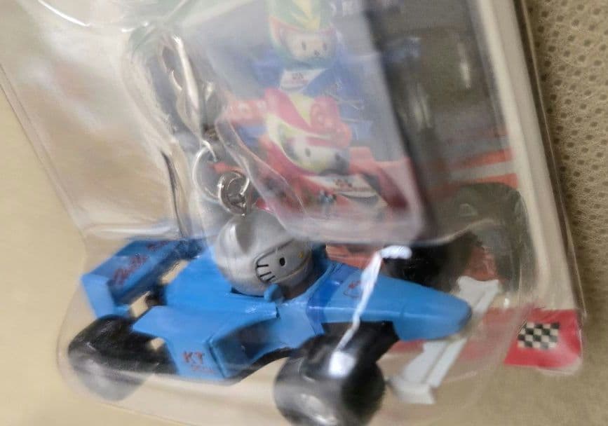 ご当地ハローキティ　サーキットバージョン　ストラップ