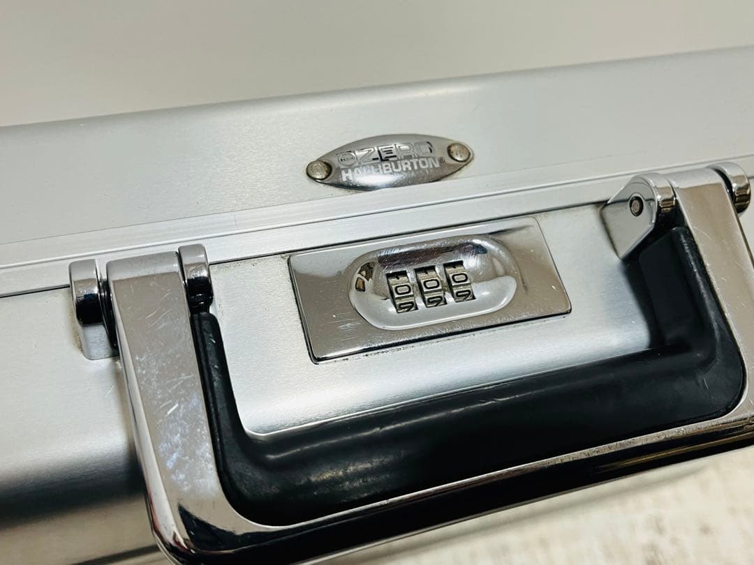 ZERO HALLIBURTON アルミケース