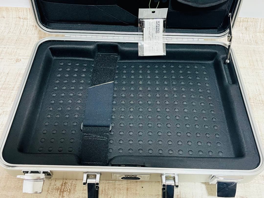 ZERO HALLIBURTON アルミケース