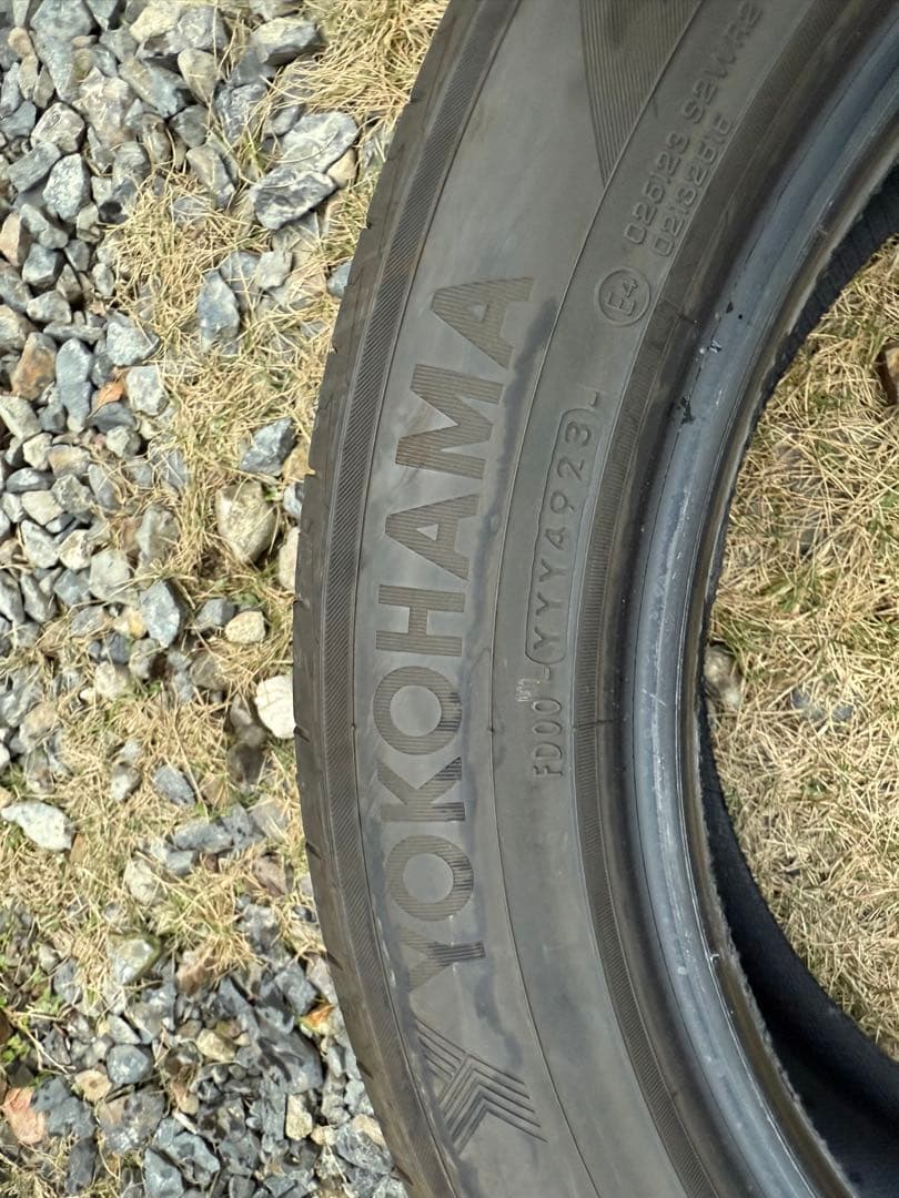 225/55R18 バリ山　走行少なめ　ワンシーズン