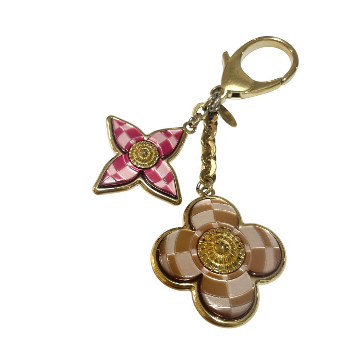 ルイヴィトン　チャーム　ビジューサックモザイク　ピンク　ベージュ