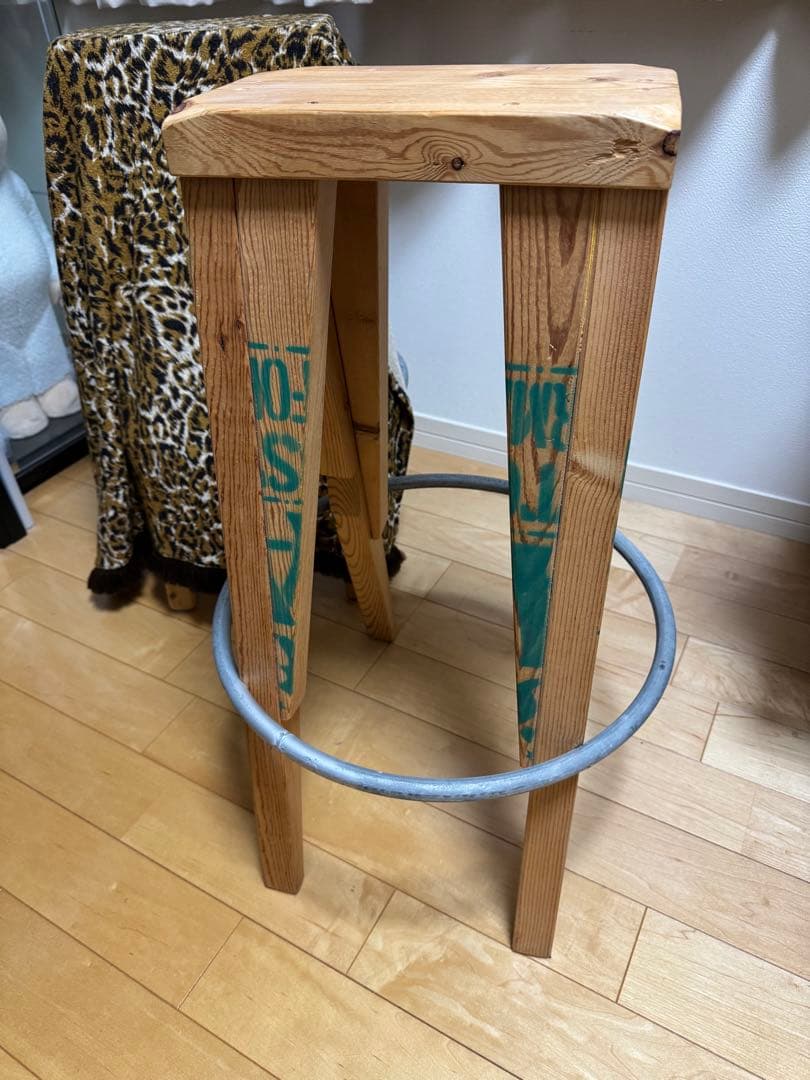 m&m custom performance furniture 角スツール大