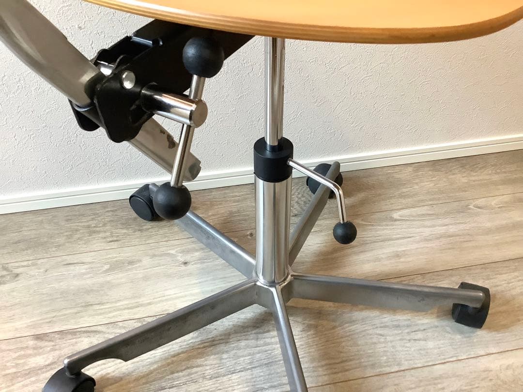 Fritz Hansen KEVI ケヴィチェア 木目調 キャスター付 中古品