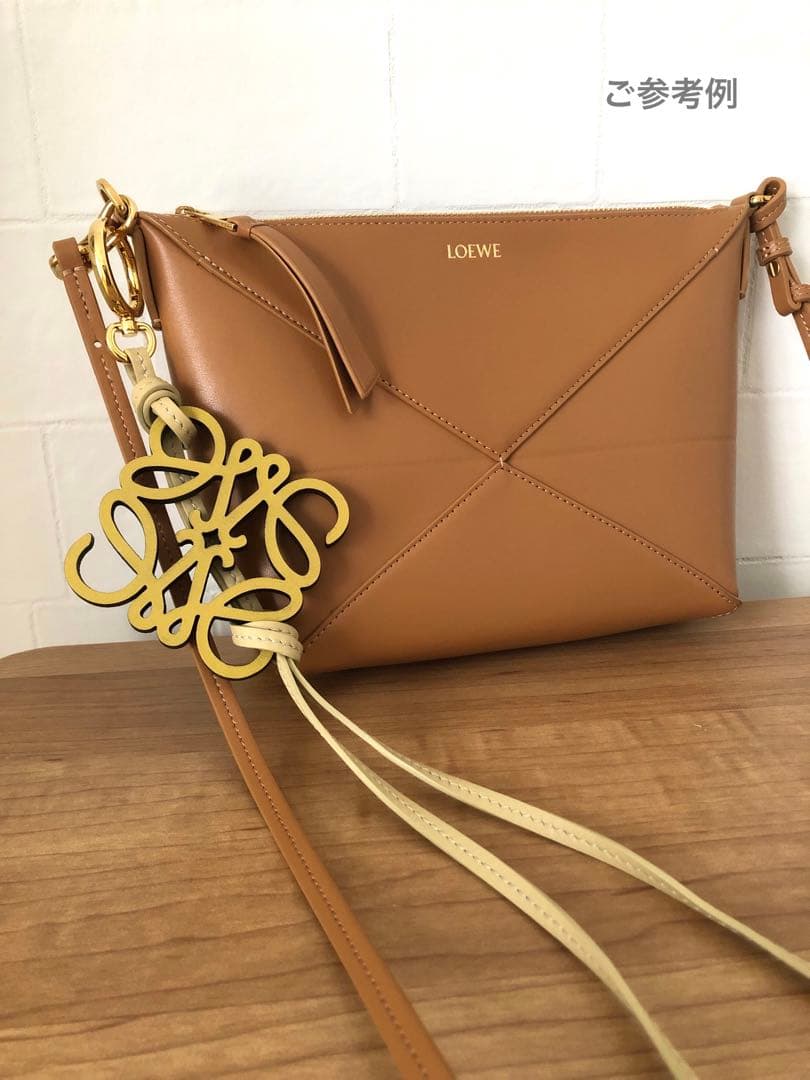 【新品未使用】ロエベ LOEWE キーリング ダークイエロー アナグラム 箱あり