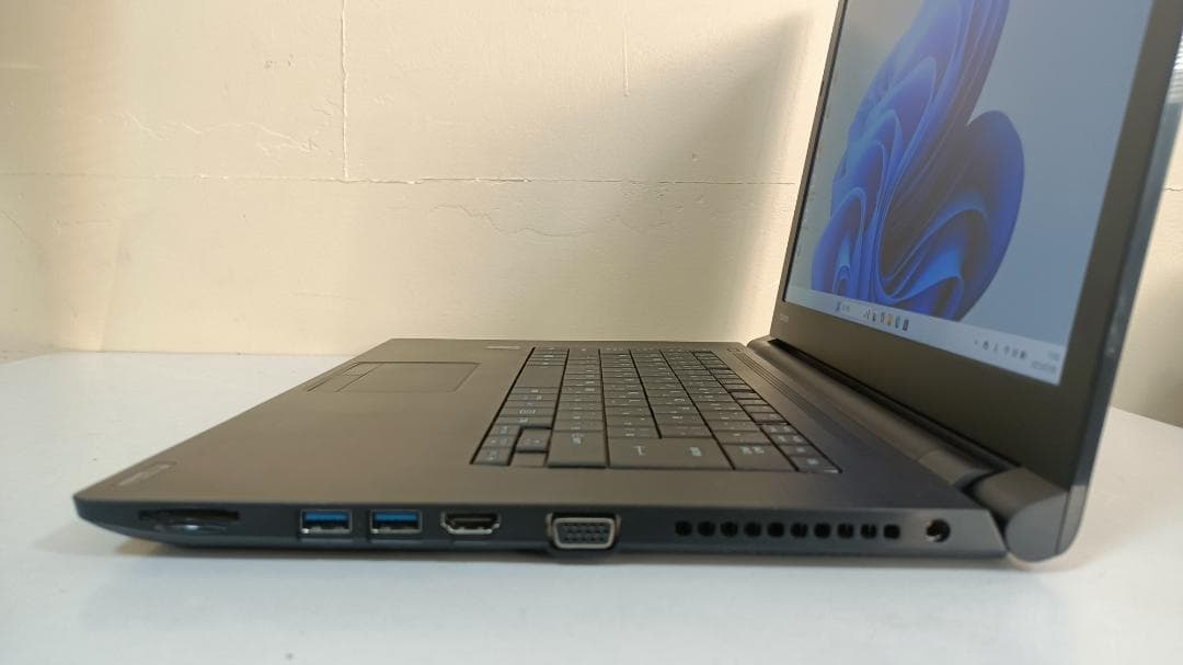 美品ノートパソコンTOSHIBA第五世代Core i5 SSD128メモリ8G