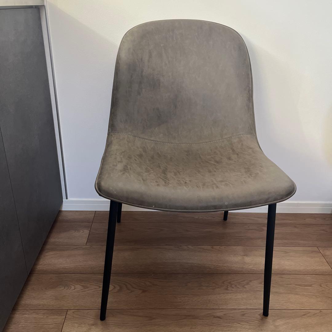 合成皮革のグレーのダイニングチェア　②