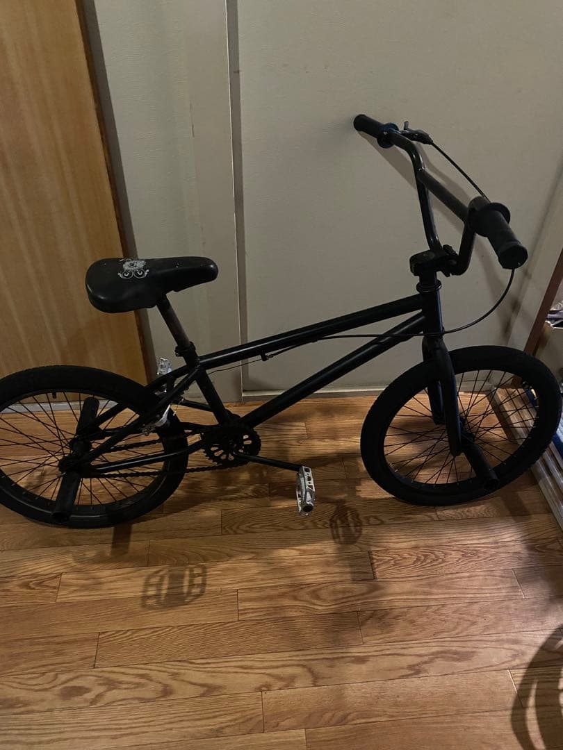 BMXバイク 黒サドル・ホイール