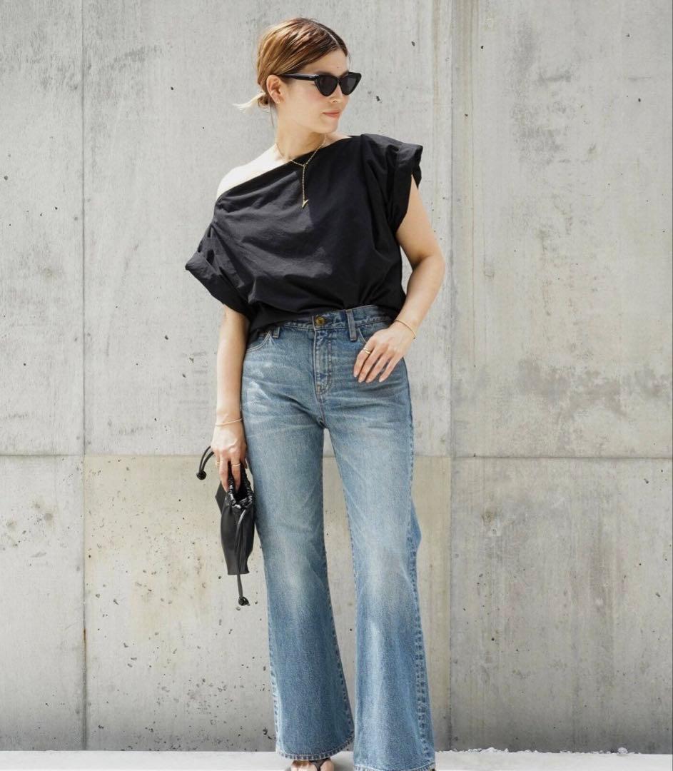 ドゥーズィエムクラス　オフショルダー完売