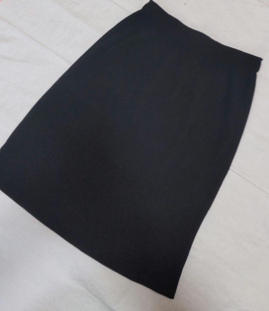 me ISSEY MIYAKE＊黒のプリーツひざ丈スカート