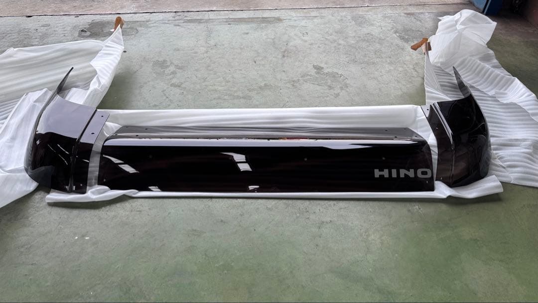 日野　純正　フロントバイザー　レンジャープロ