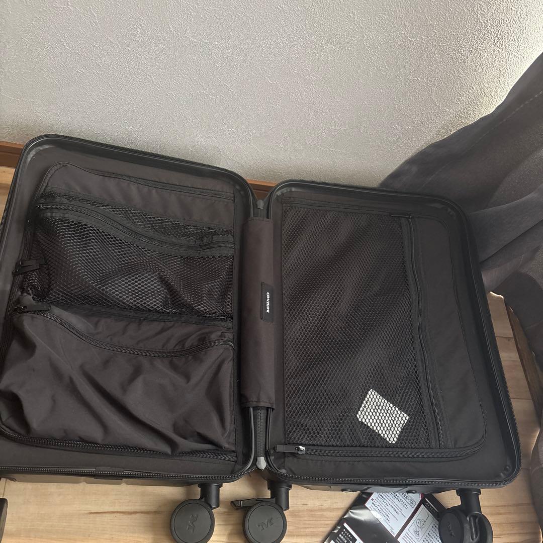 MAIMO キャリーケース Sサイズ　黒　展示品美品　最安値